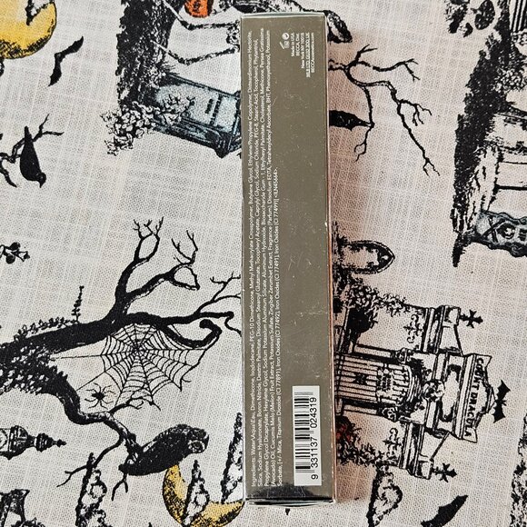 Becca Skin Love Weightless Blur Foundation - Sand - 1.23 fl oz / 35 mL - Picture 4 of 6